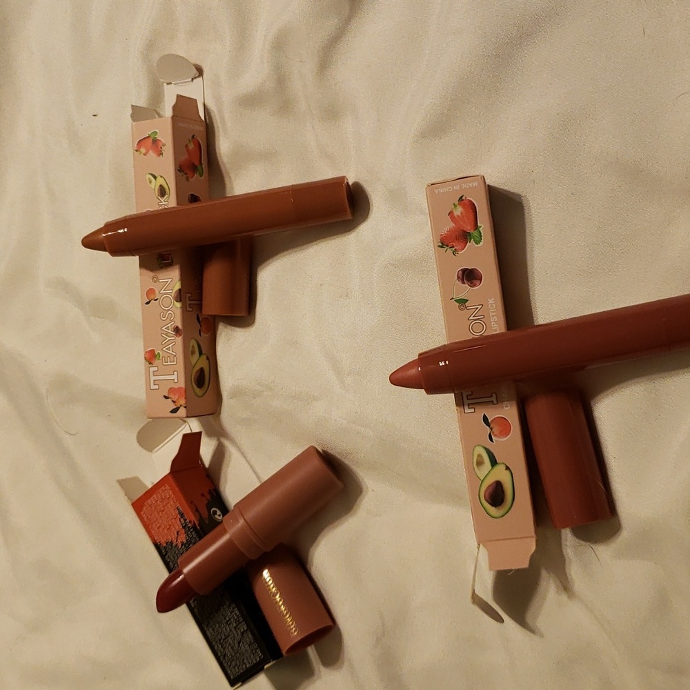 3 nwt lipstick